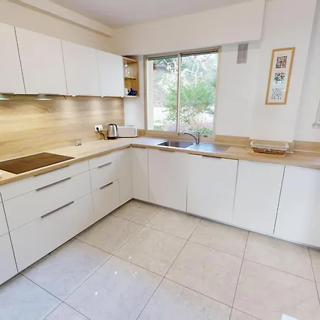 Grand 3p Climatise Avec Terrasse Dans Calme Avec Piscine - Fr-1-196-350 Apartman *