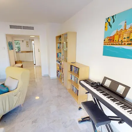 Grand 3p Climatise Avec Terrasse Dans Calme Avec Piscine - Fr-1-196-350 Apartment Menton