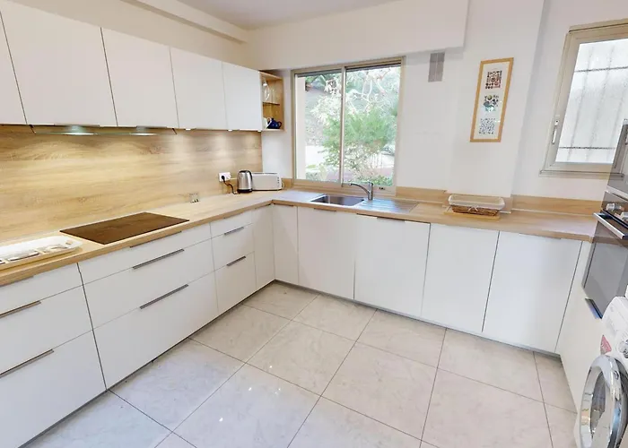 Grand 3p Climatise Avec Terrasse Dans Calme Avec Piscine - Fr-1-196-350 Apartment *